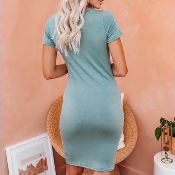 ✨HP✨ NWOT Vici Dress - Picture 4 of 8